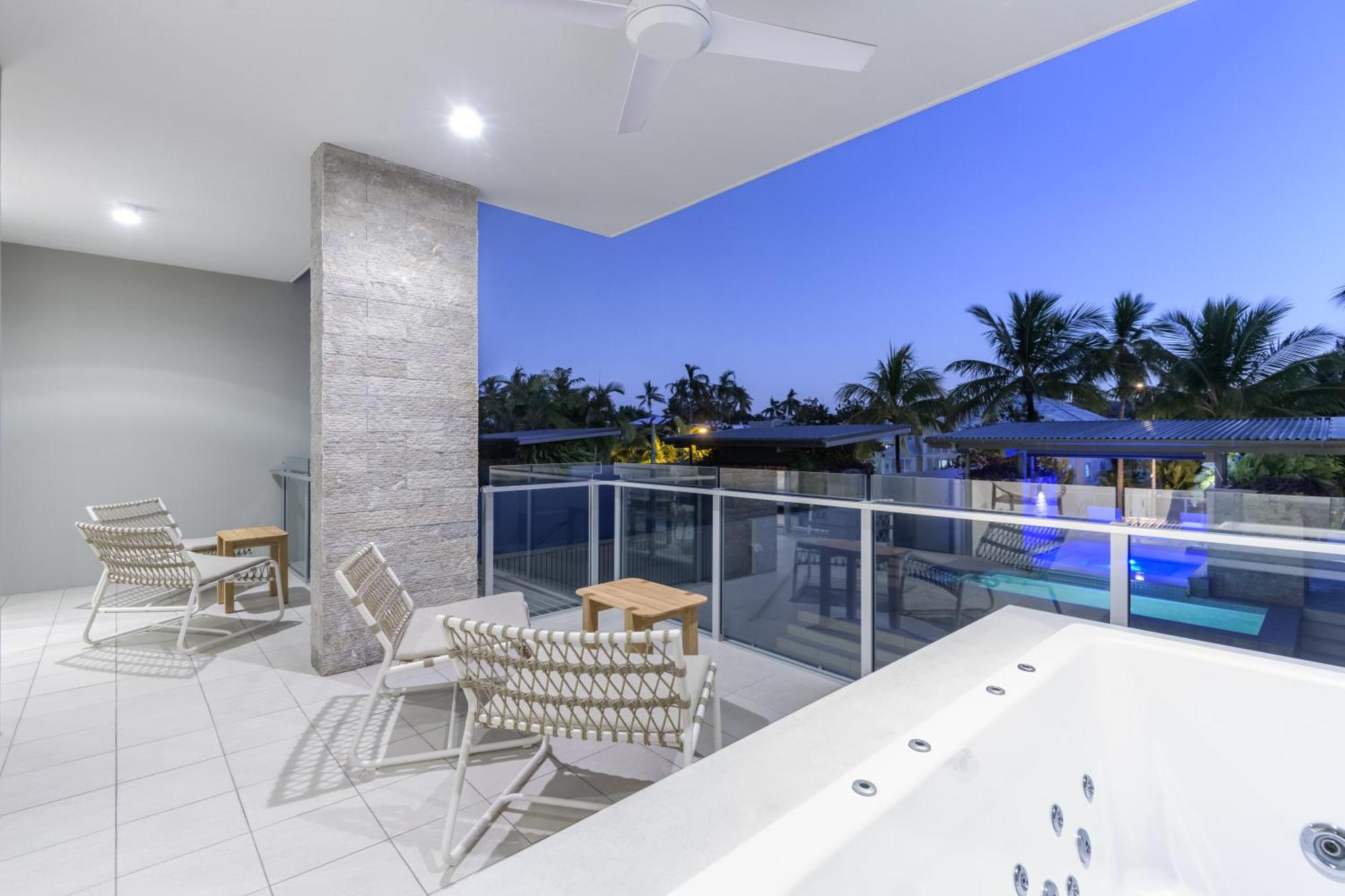 Апарт готель Coconut Grove Порт-Дуглас Екстер'єр фото